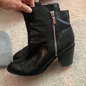 Kenneth Cole Black Leather Ankle Boots 9 1/2 M
